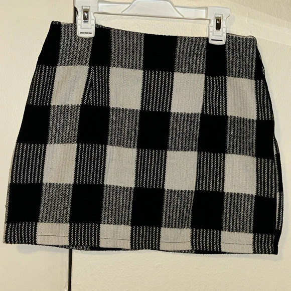 Flannel Plaid Mini Skirt black and white - Picture 5 of 8